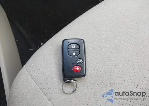 2013 Toyota Prius Three z USA, uszkodzony, nr VIN JTDKN3DU9D5698366